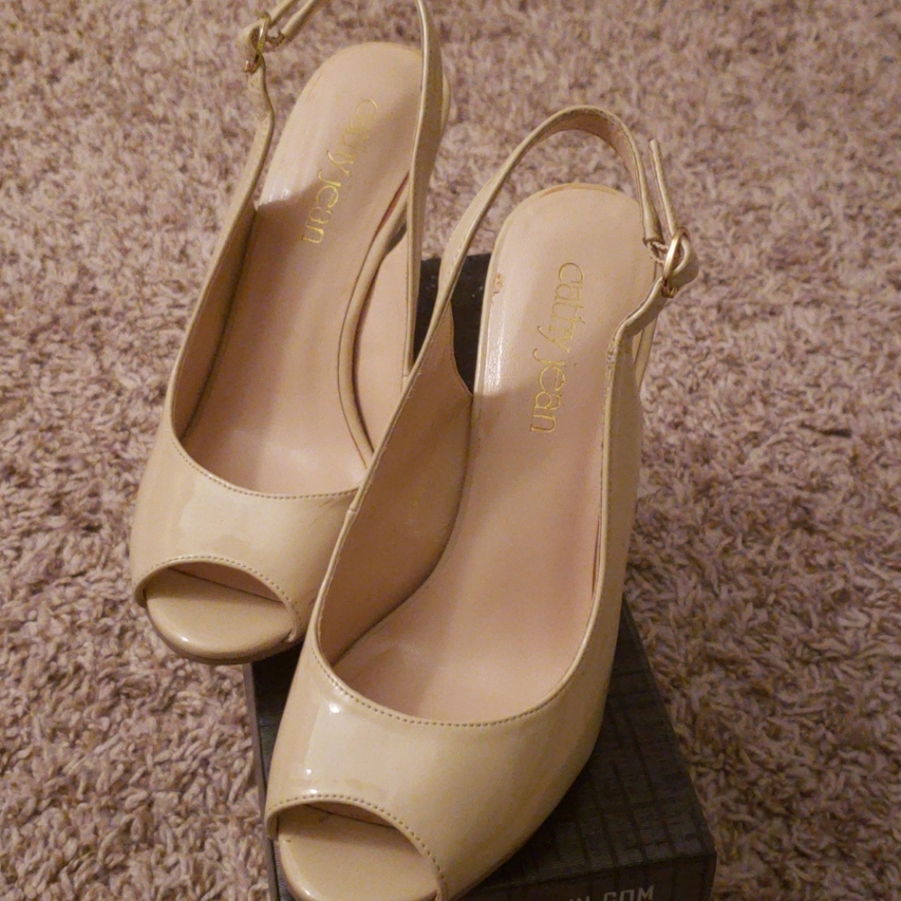 Wedge Heels - Picture 2 of 7